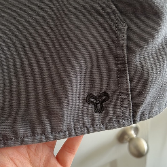 TNA gray vest with lining - Picture 3 of 6